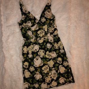 Super flattering bebe dress